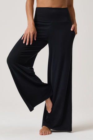 Zen Rib Journey Wide Leg Pocket Pant