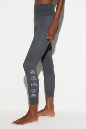 Seamless Icon Legging