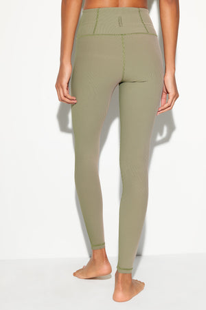 Lotus 2-Tone 7/8 Legging