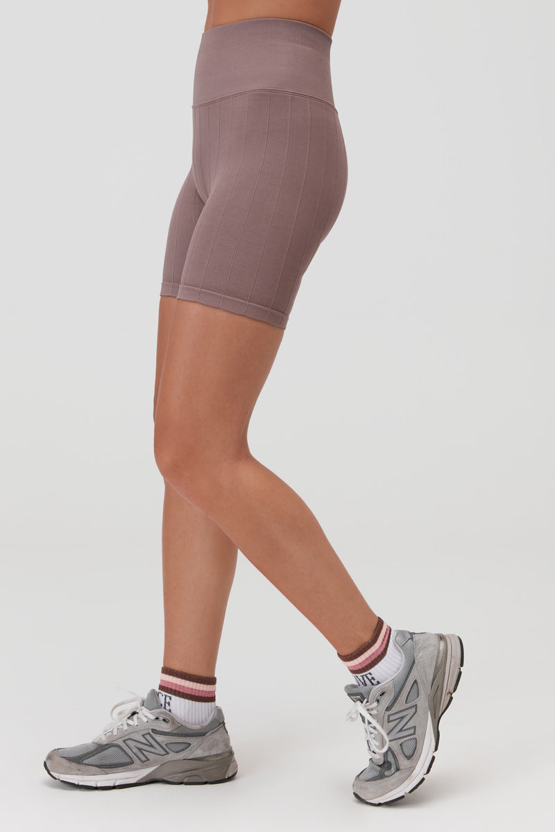 Amara Wide Rib Seamless Biker